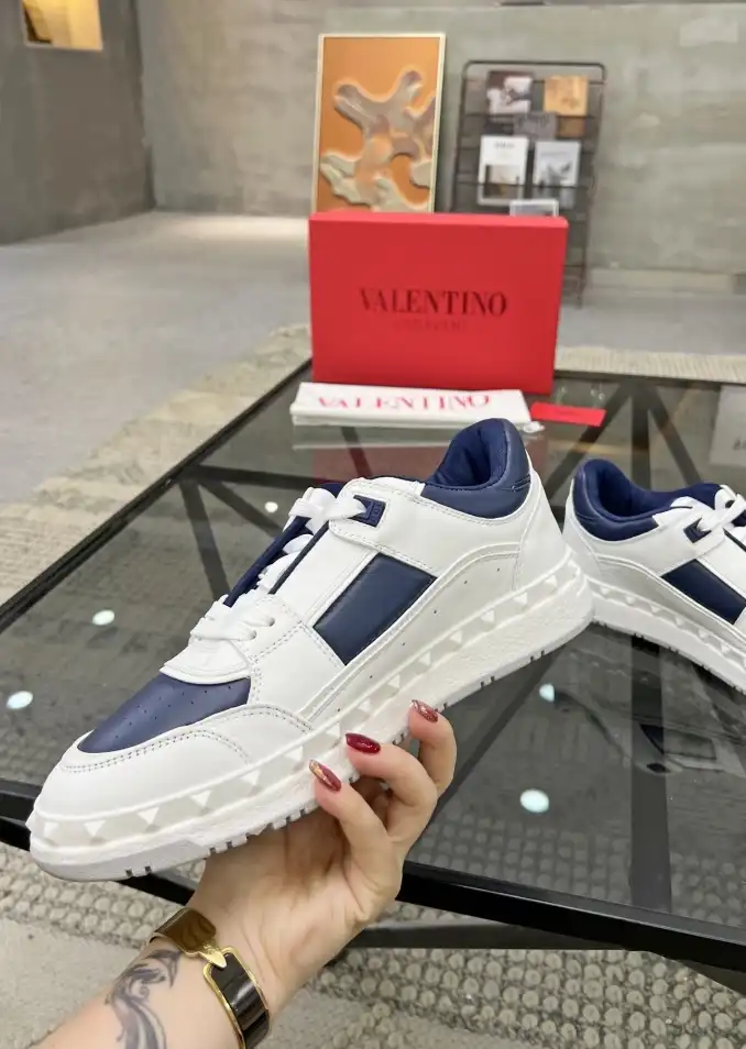 hype Valentino Sneakers