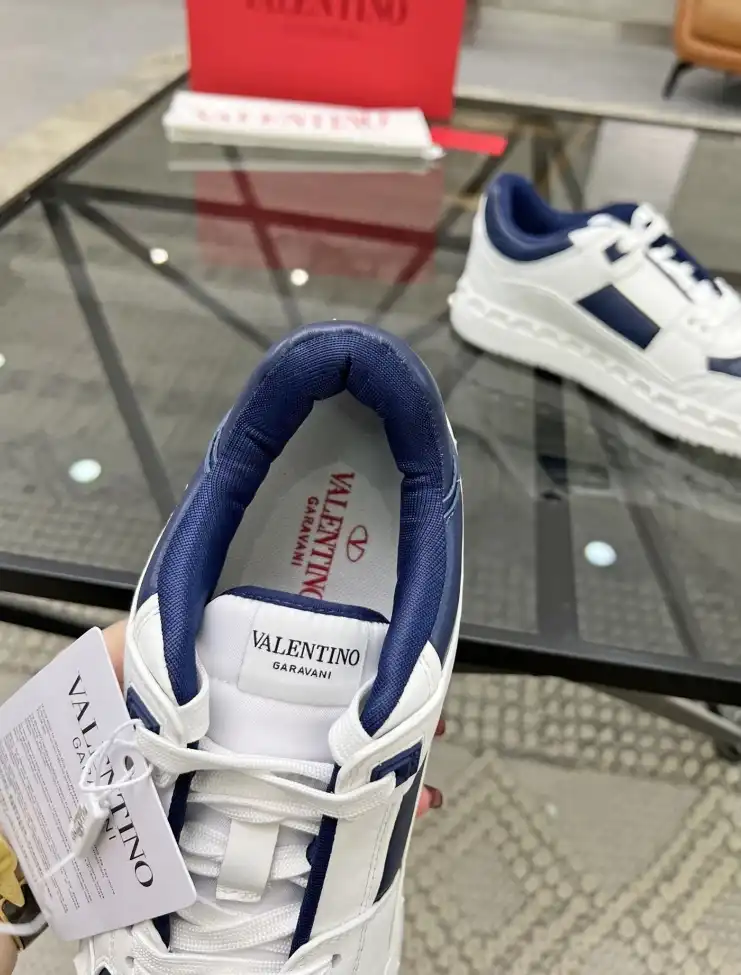 hype Valentino Sneakers