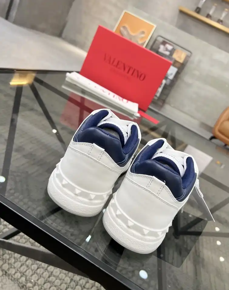 hype Valentino Sneakers