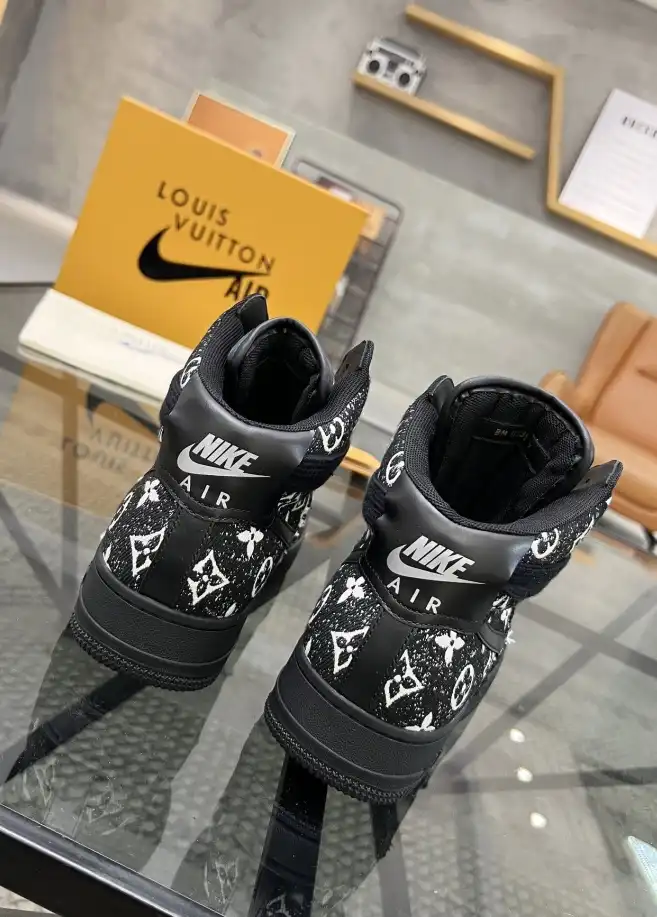 hype Louis Vuitton Sneakers