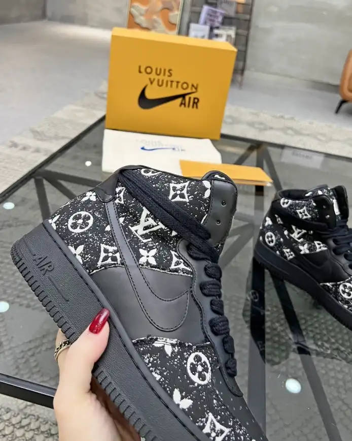 hype Louis Vuitton Sneakers