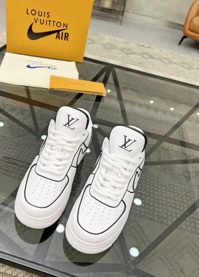 hype Louis Vuitton Sneakers