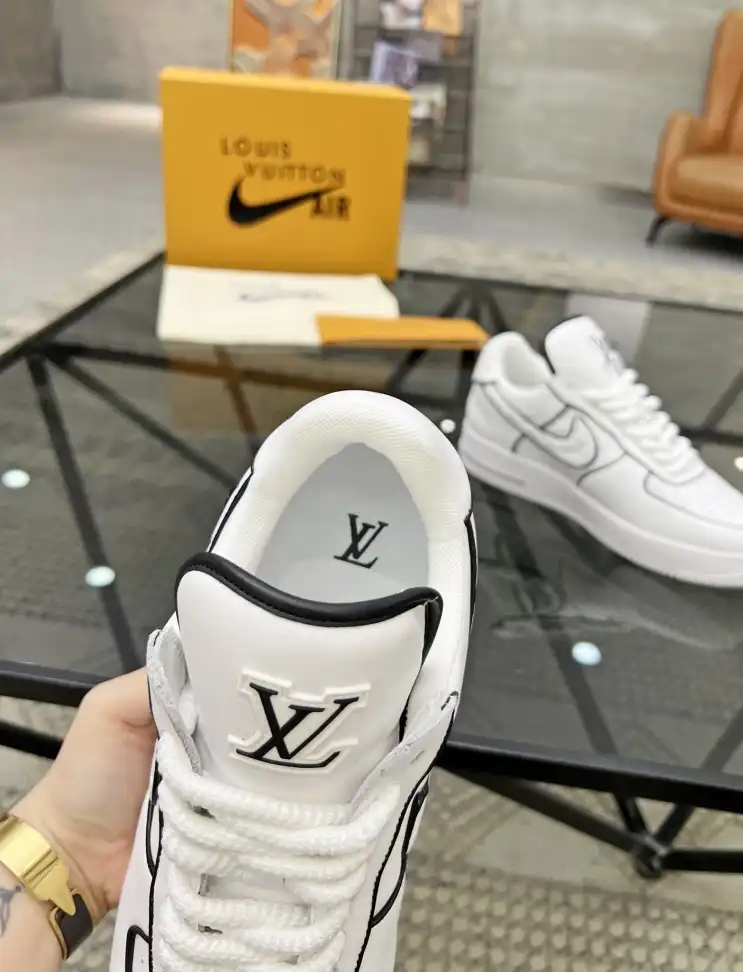 hype Louis Vuitton Sneakers