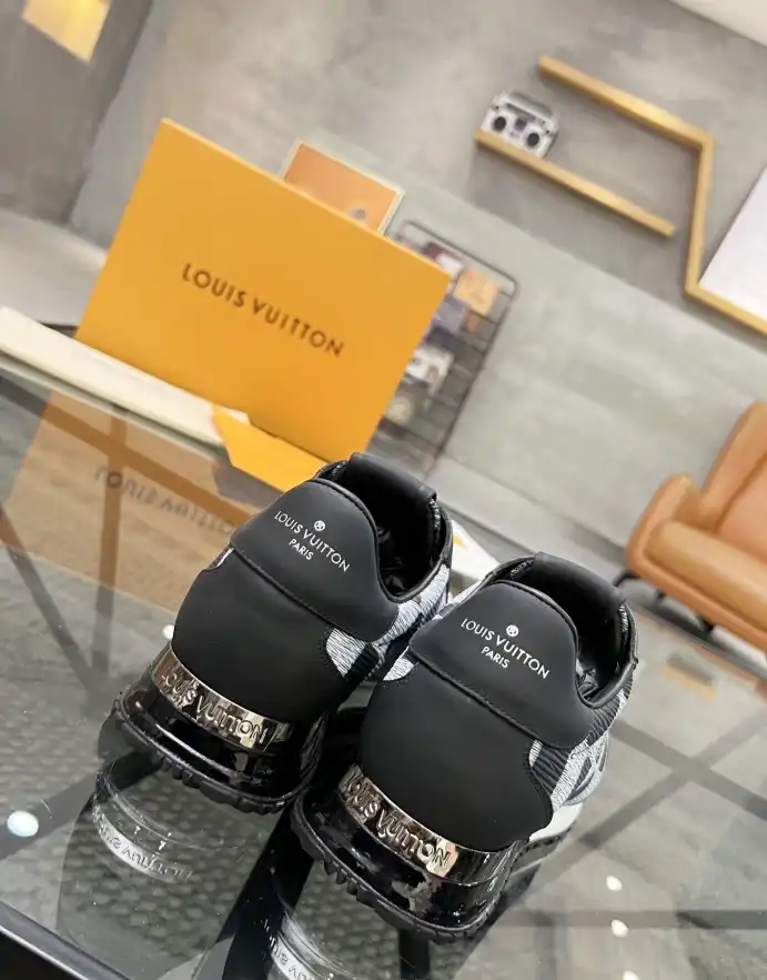 hype Louis Vuitton Sneakers