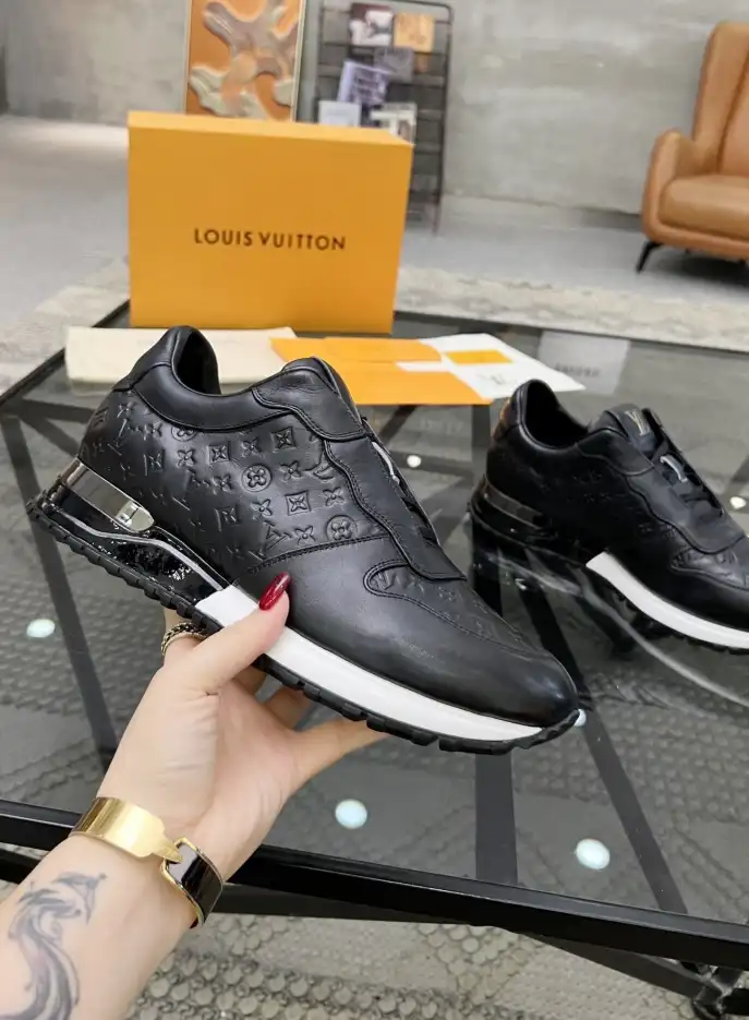 hype Louis Vuitton Sneakers