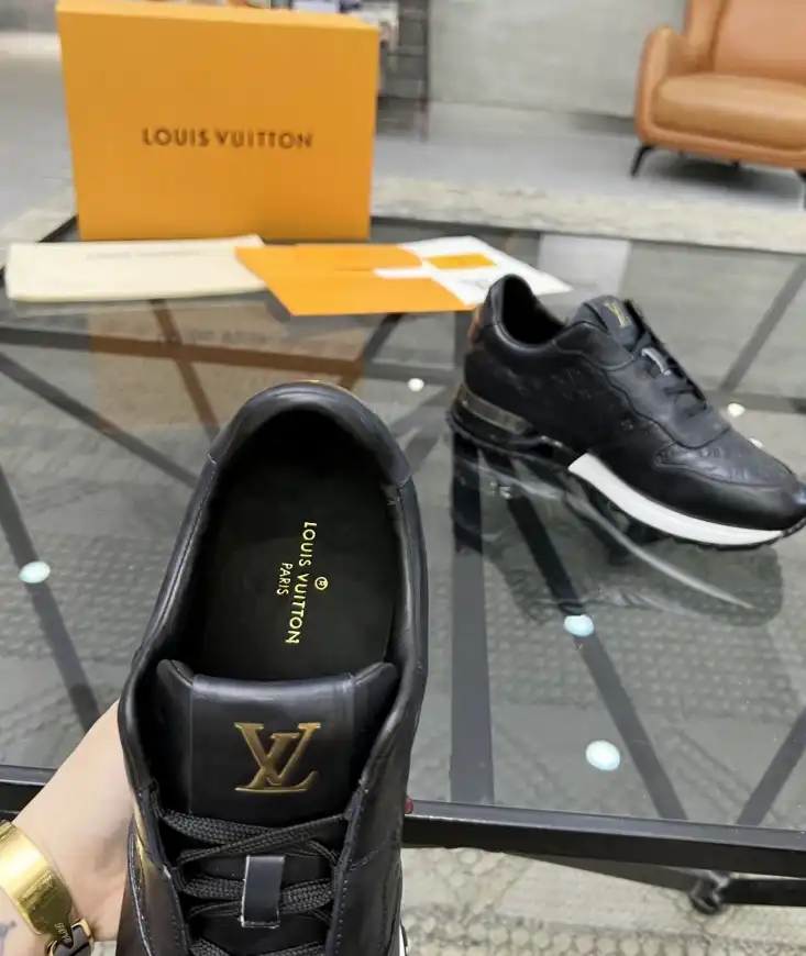 hype Louis Vuitton Sneakers