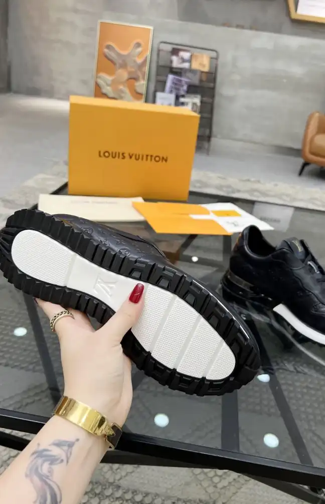 hype Louis Vuitton Sneakers