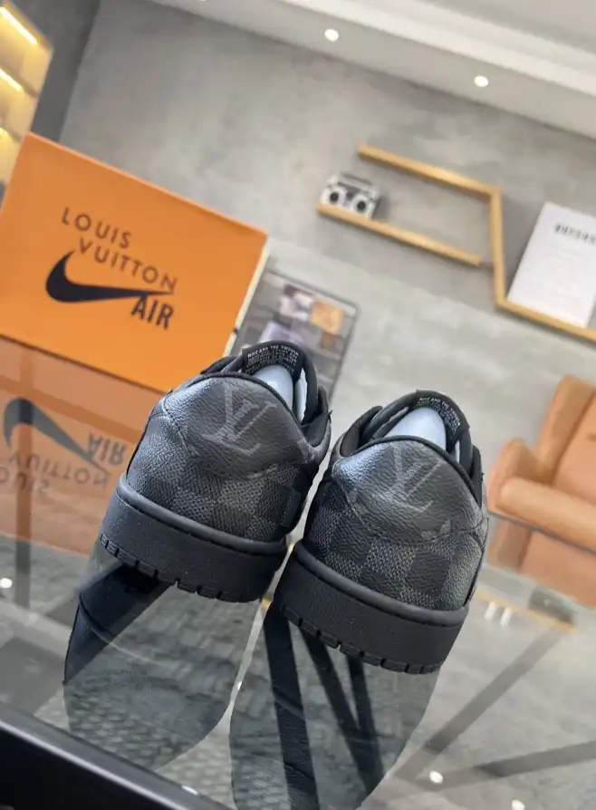 hype Louis Vuitton Sneakers