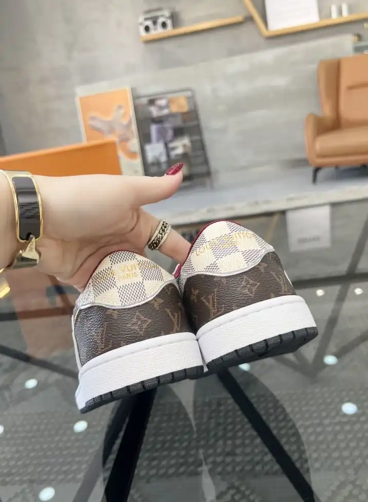 hype Louis Vuitton Sneakers