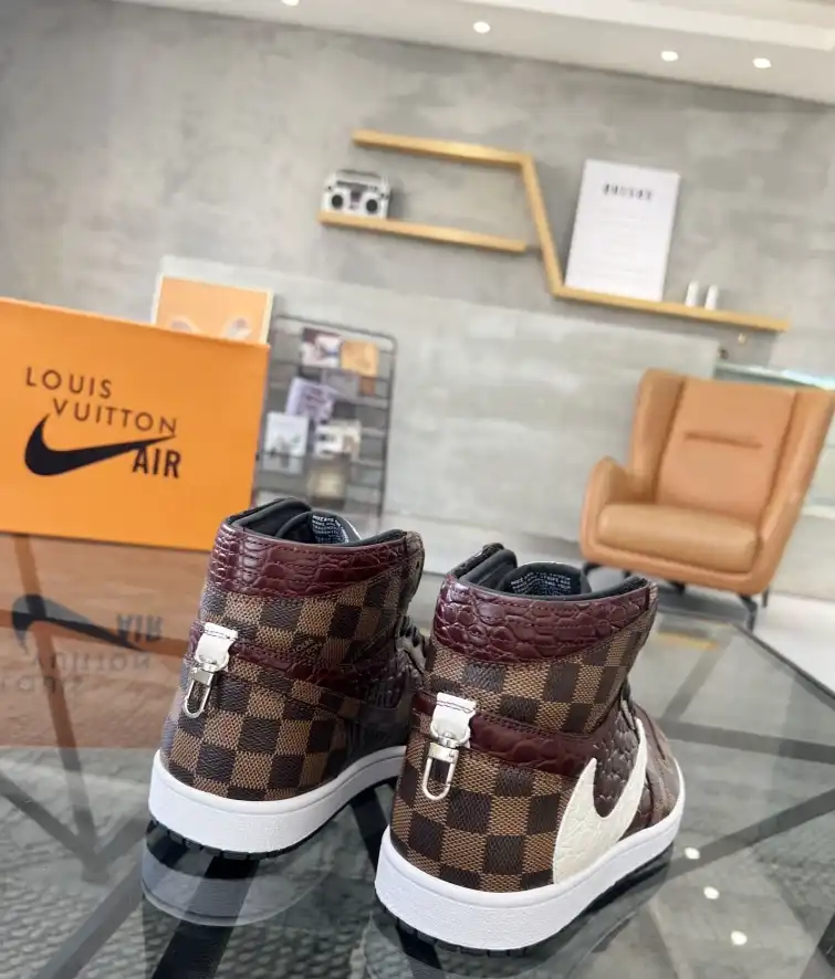 hype Louis Vuitton Sneakers