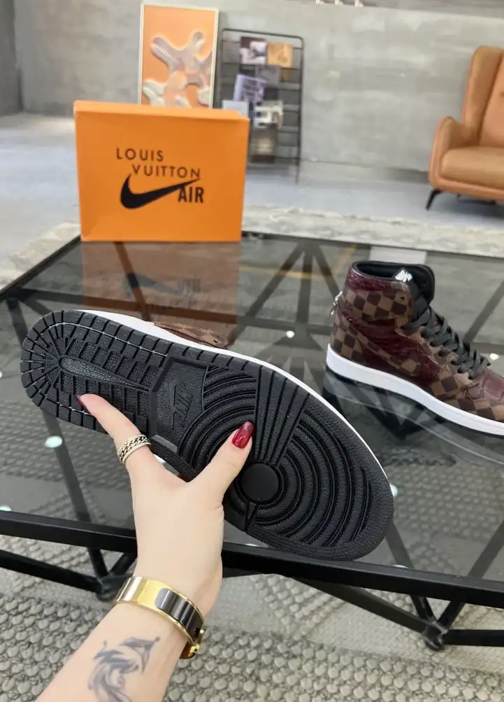 hype Louis Vuitton Sneakers