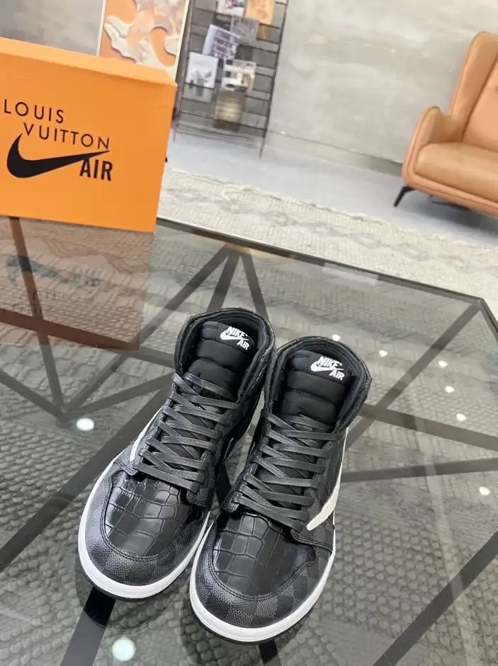 hype Louis Vuitton Sneakers