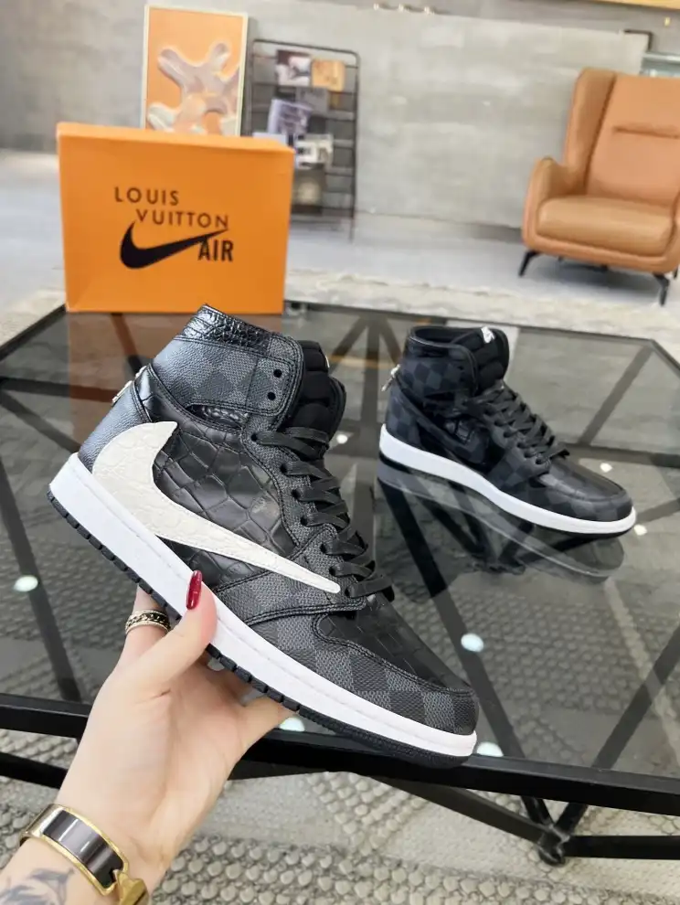 hype Louis Vuitton Sneakers