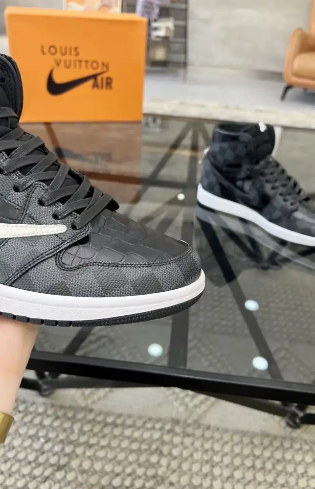 hype Louis Vuitton Sneakers