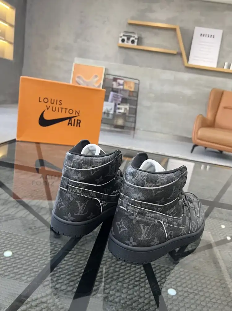 hype Louis Vuitton Sneakers