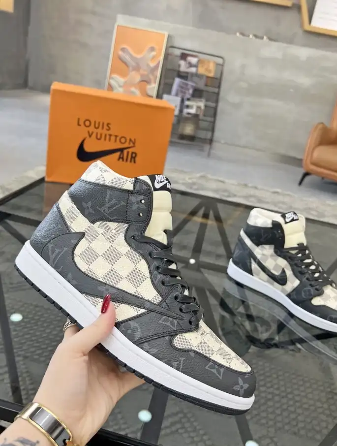 hype Louis Vuitton Sneakers