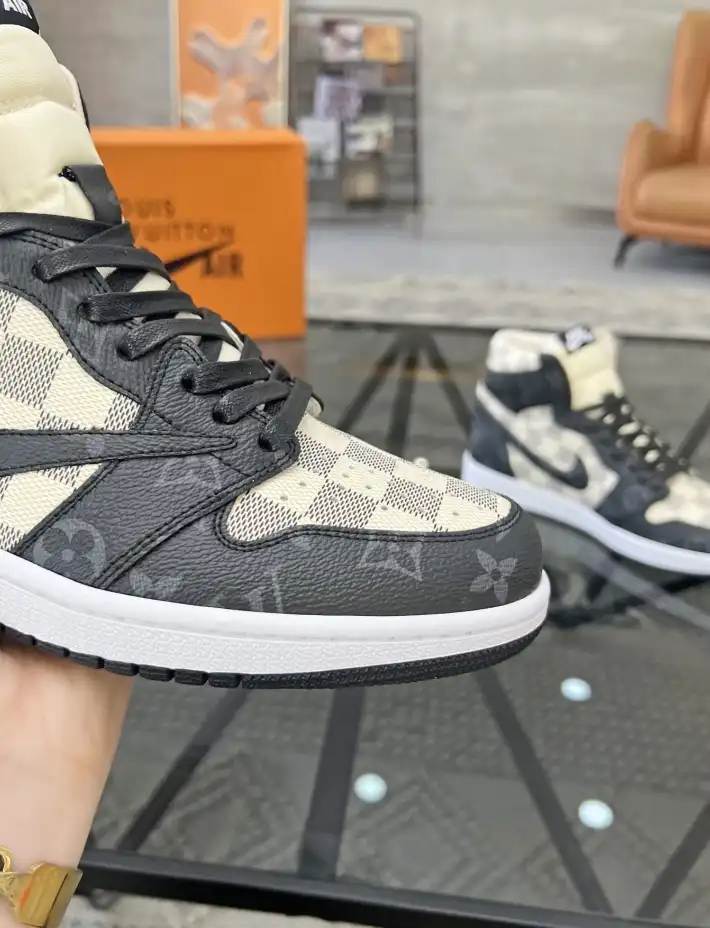 hype Louis Vuitton Sneakers