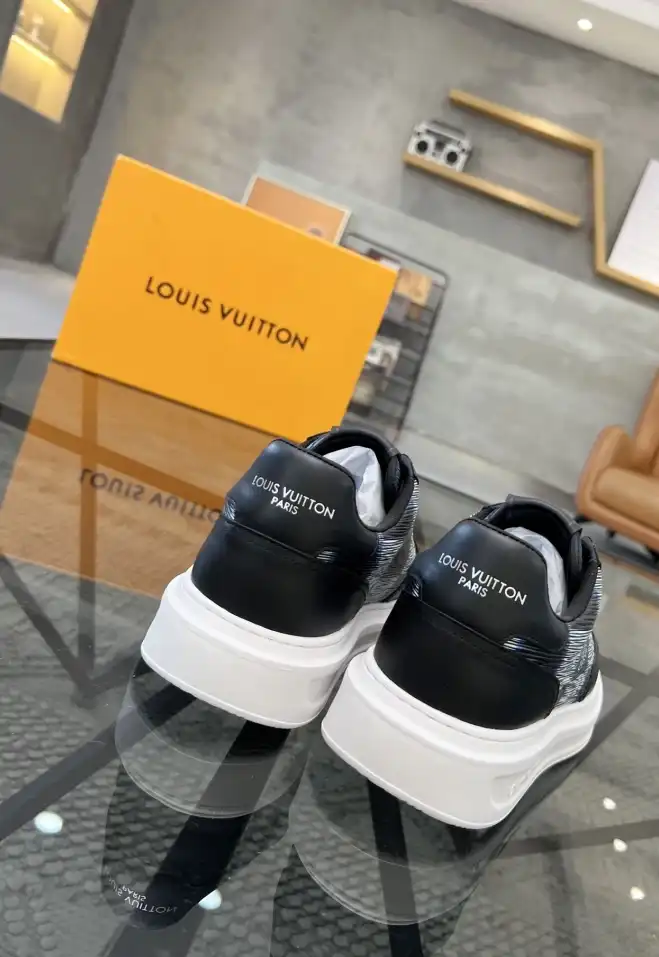 hype Louis Vuitton Sneakers