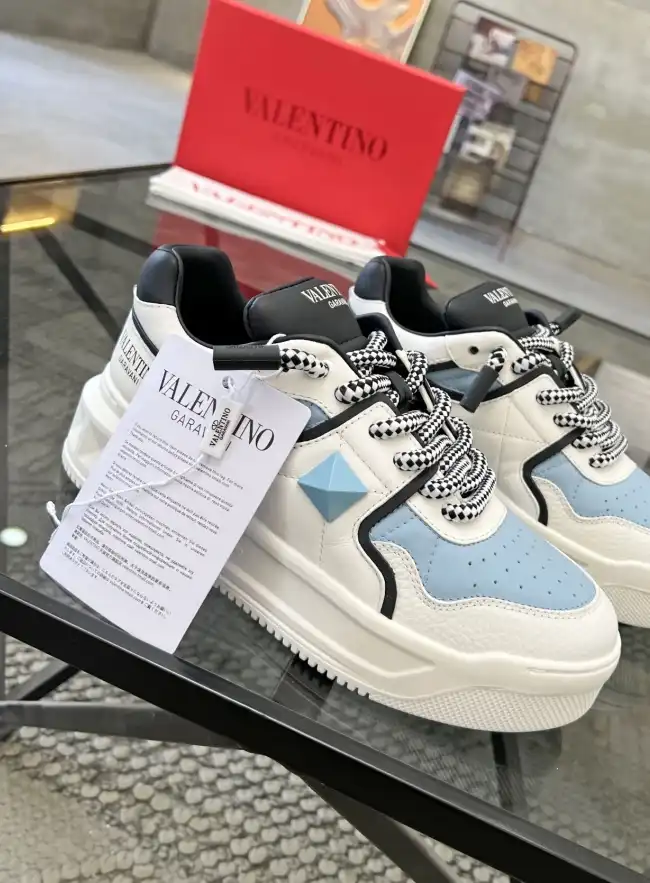 hype Valentino Sneakers