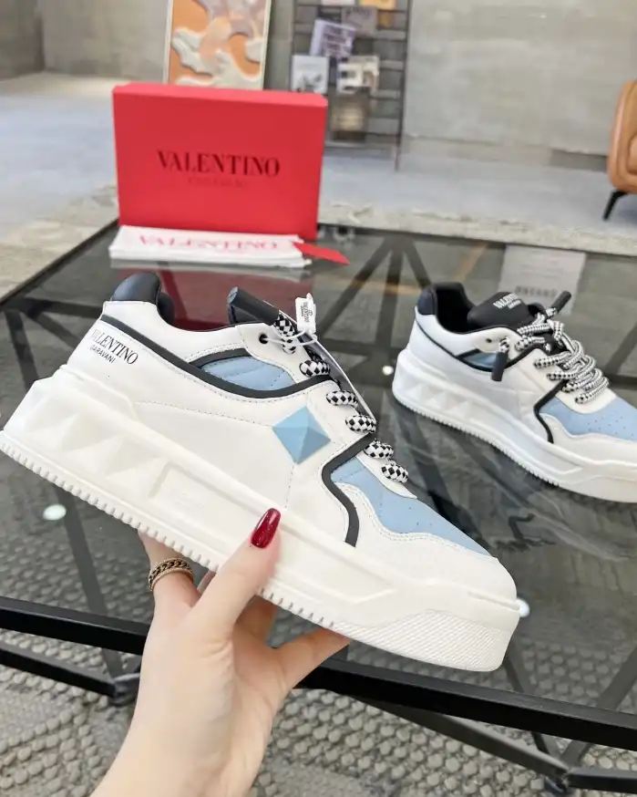 hype Valentino Sneakers