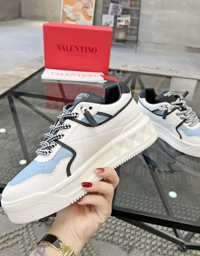 hype Valentino Sneakers