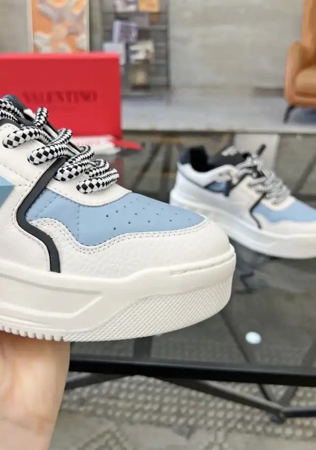 hype Valentino Sneakers