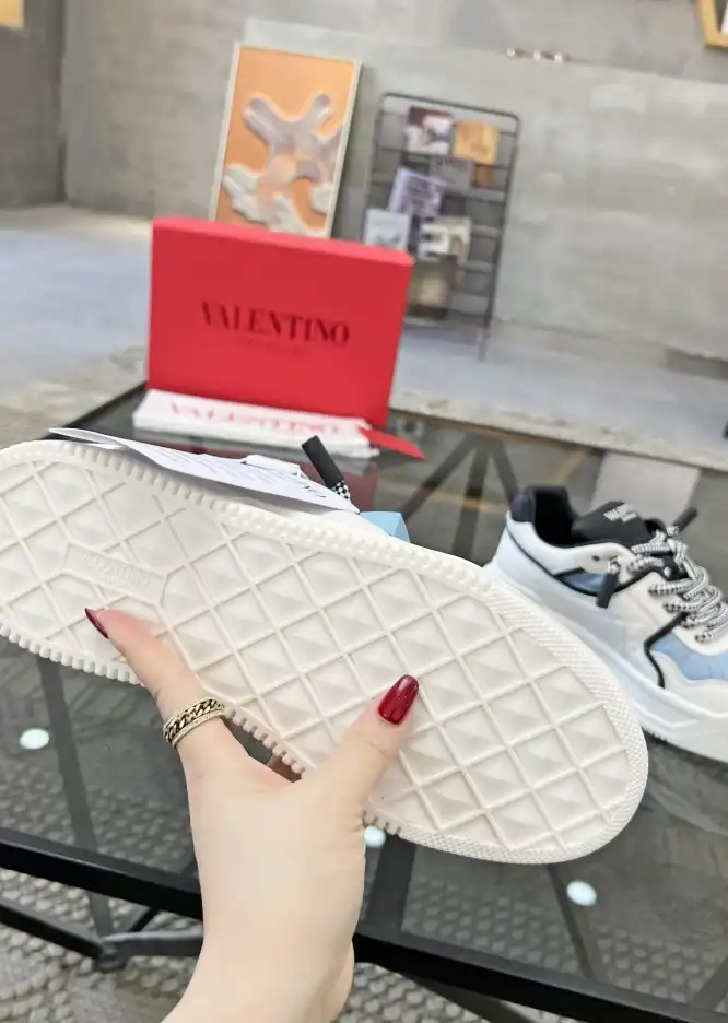 hype Valentino Sneakers