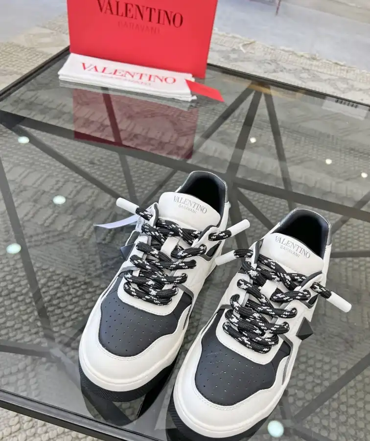 hype Valentino Sneakers