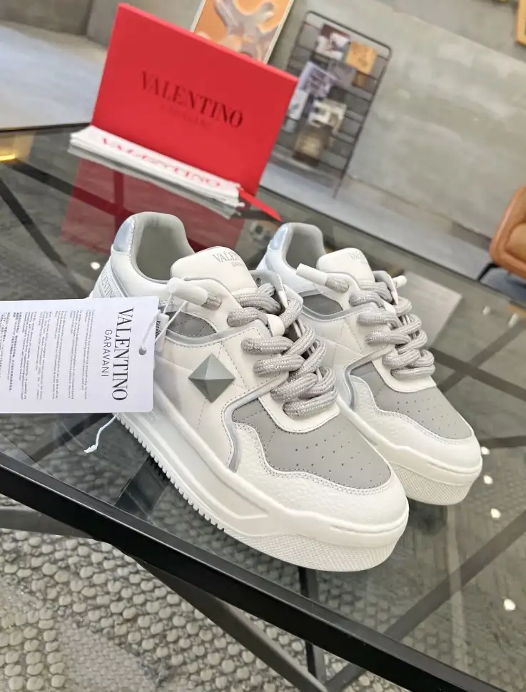 hype Valentino Sneakers