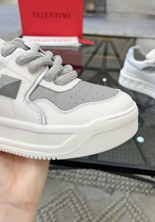 hype Valentino Sneakers