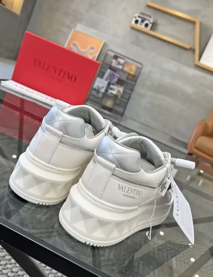 hype Valentino Sneakers