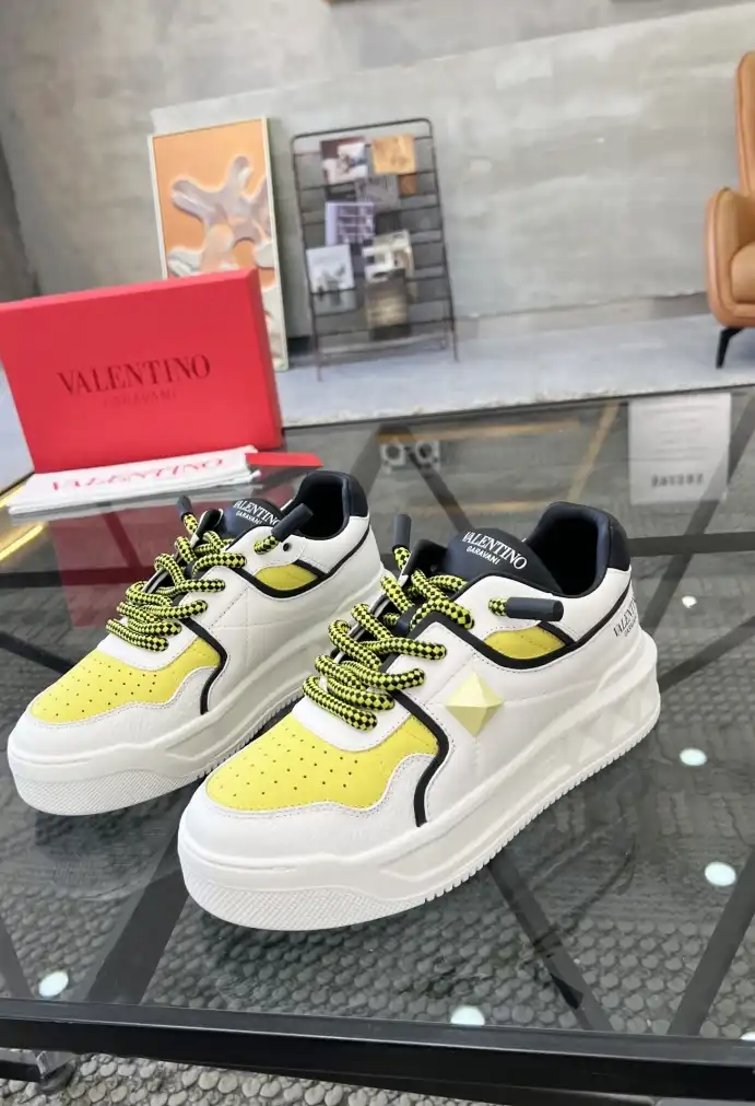 hype Valentino Sneakers