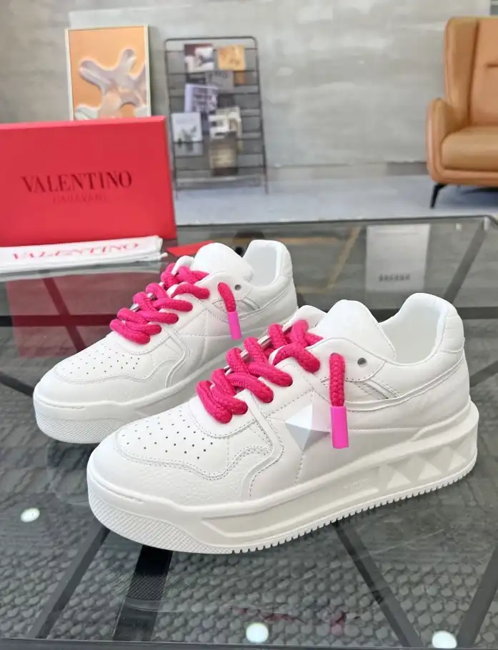 hype Valentino Sneakers