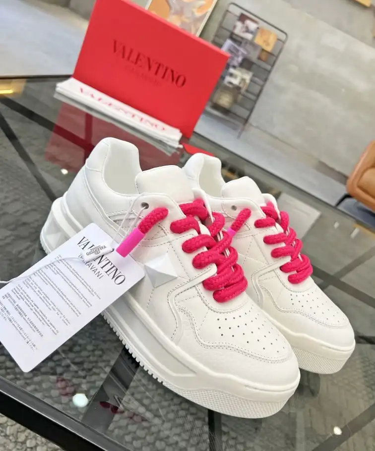 hype Valentino Sneakers