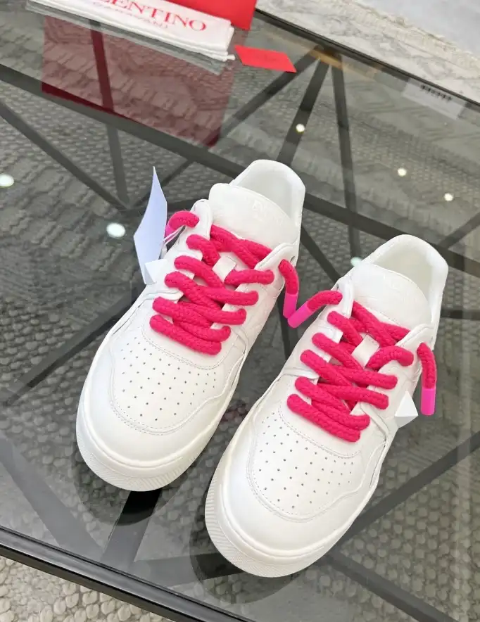 hype Valentino Sneakers