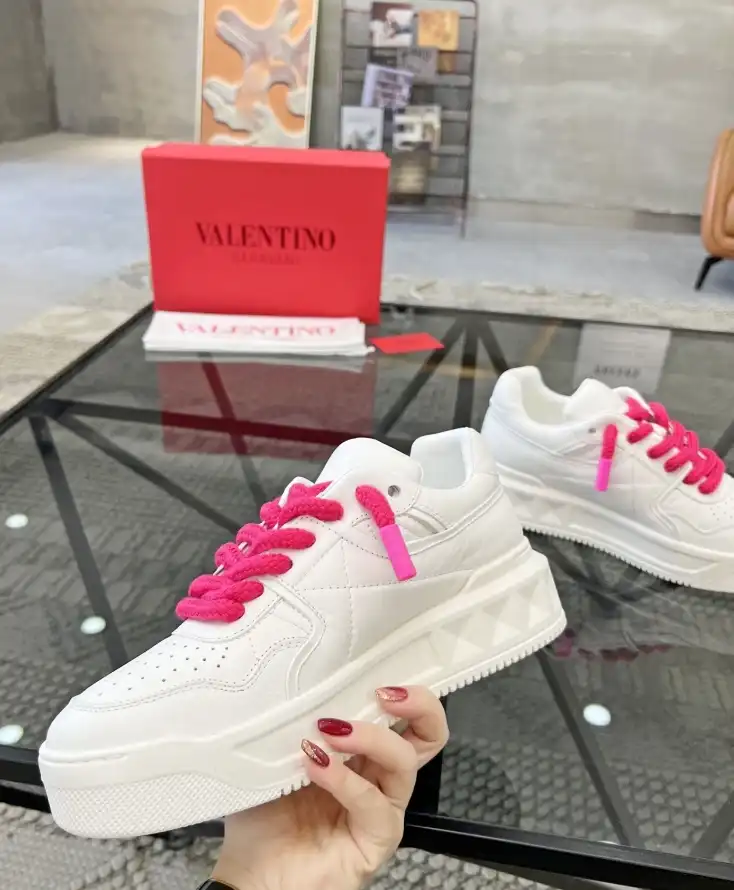 hype Valentino Sneakers