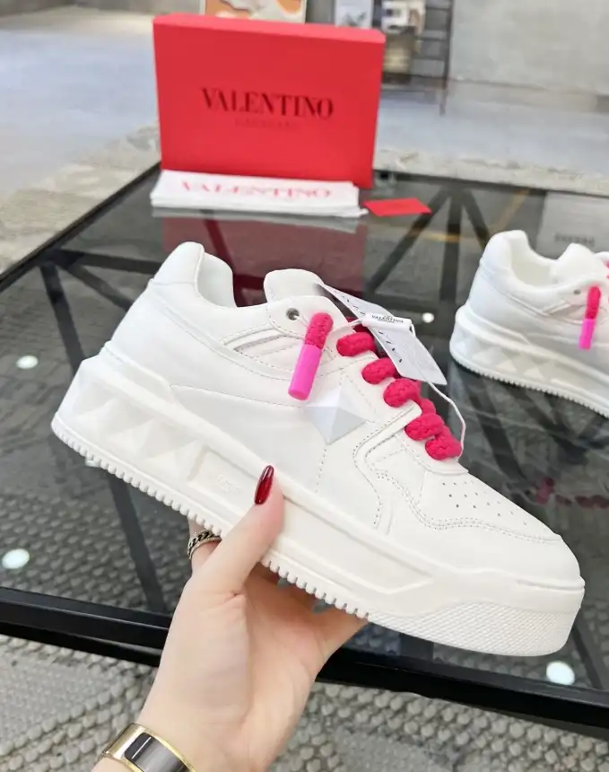 hype Valentino Sneakers