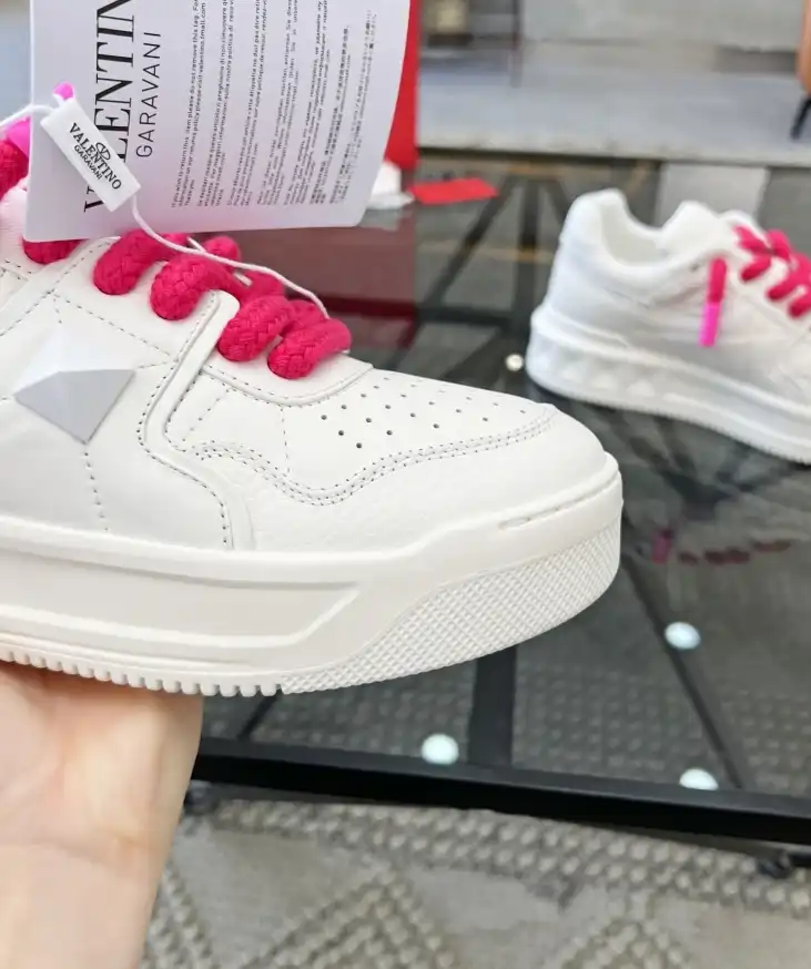 hype Valentino Sneakers