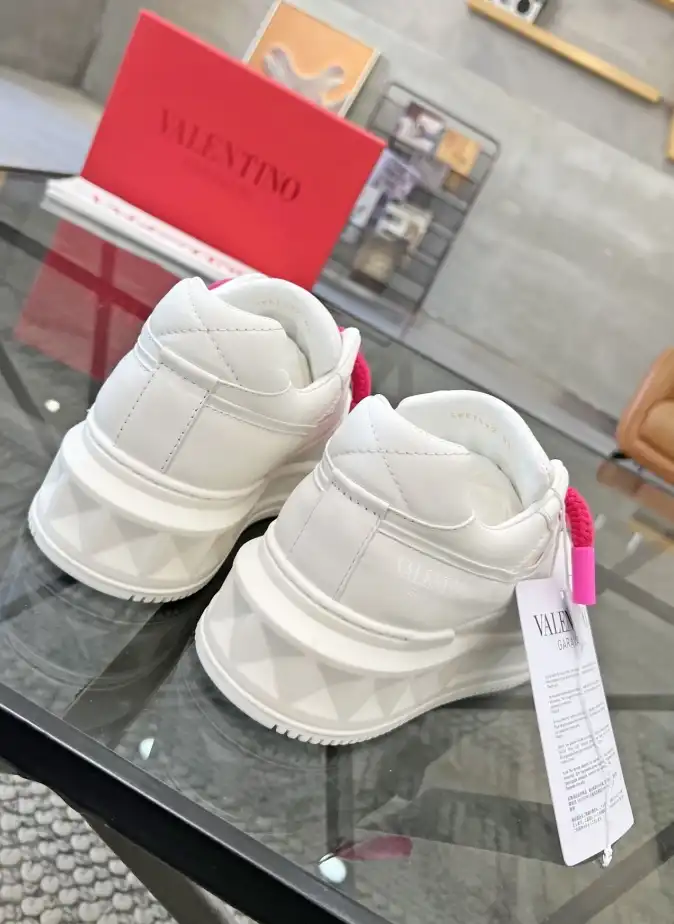 hype Valentino Sneakers