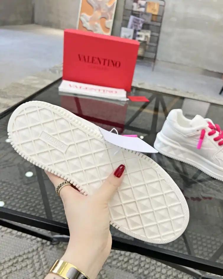 hype Valentino Sneakers