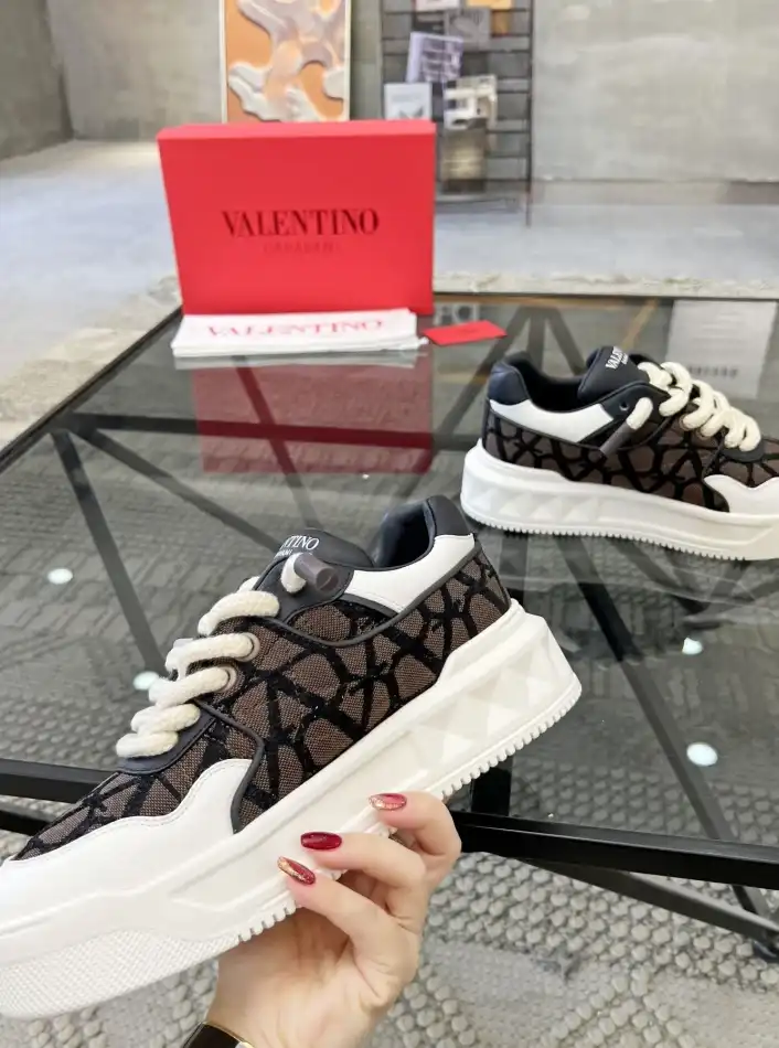 hype Valentino Sneakers