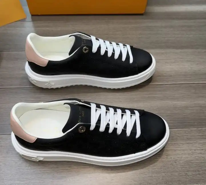 hype Louis Vuitton Sneakers