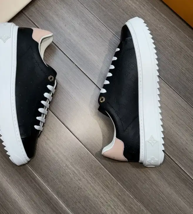 hype Louis Vuitton Sneakers