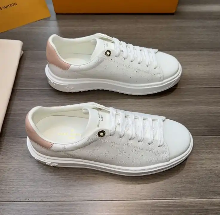 hype Louis Vuitton Sneakers