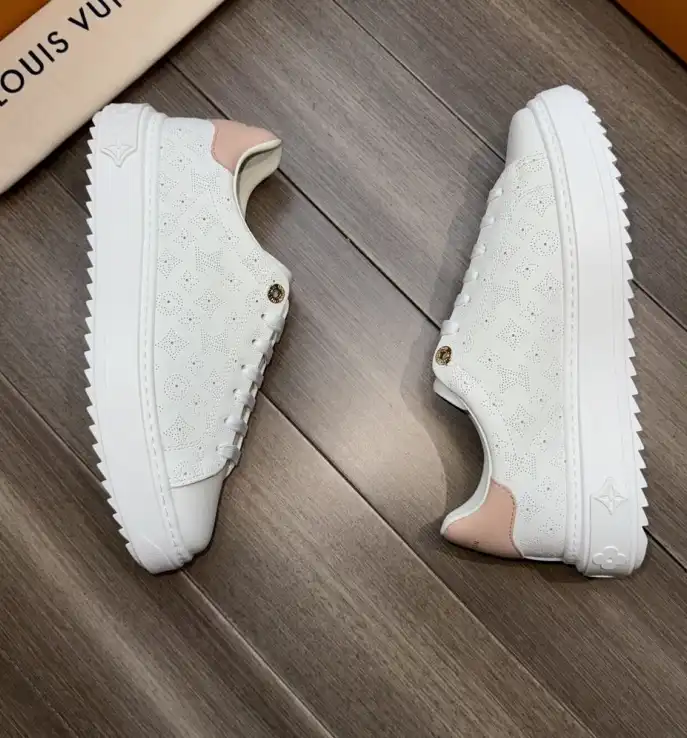 hype Louis Vuitton Sneakers