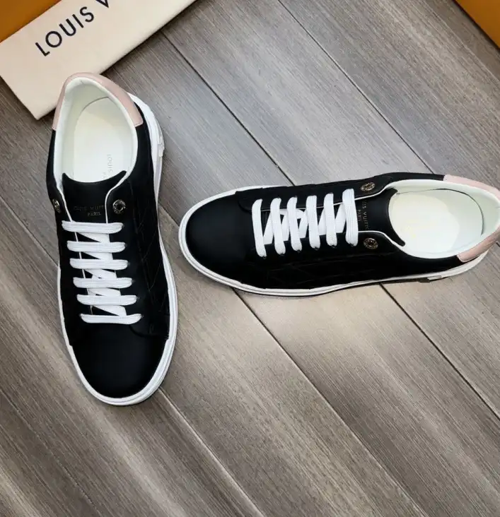 hype Louis Vuitton Sneakers