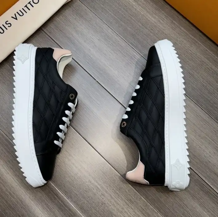 hype Louis Vuitton Sneakers