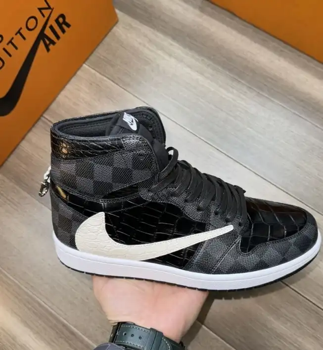 hype Louis Vuitton Sneakers