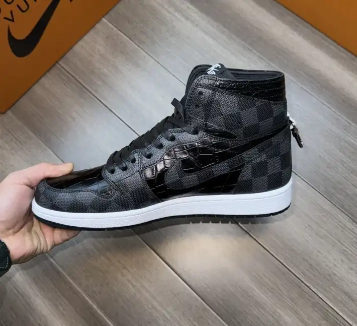 hype Louis Vuitton Sneakers