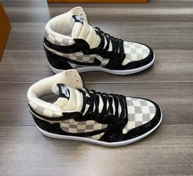 hype Louis Vuitton Sneakers